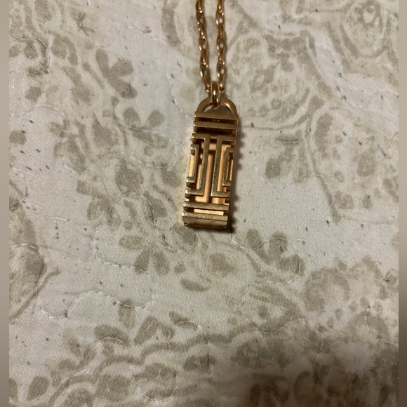 Tory Burch gold necklace - Picture 1 of 5